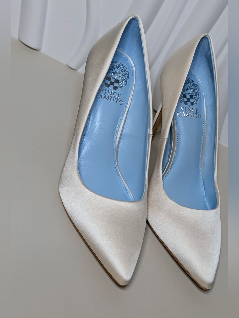 Vince Camuto Savilla Ivory Satin Bridal Wedding Pumps Heels NIB Size 8 - Picture 15 of 16